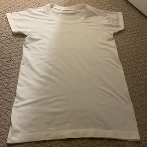 White lululemon size 6 swiftly tech short sleeve